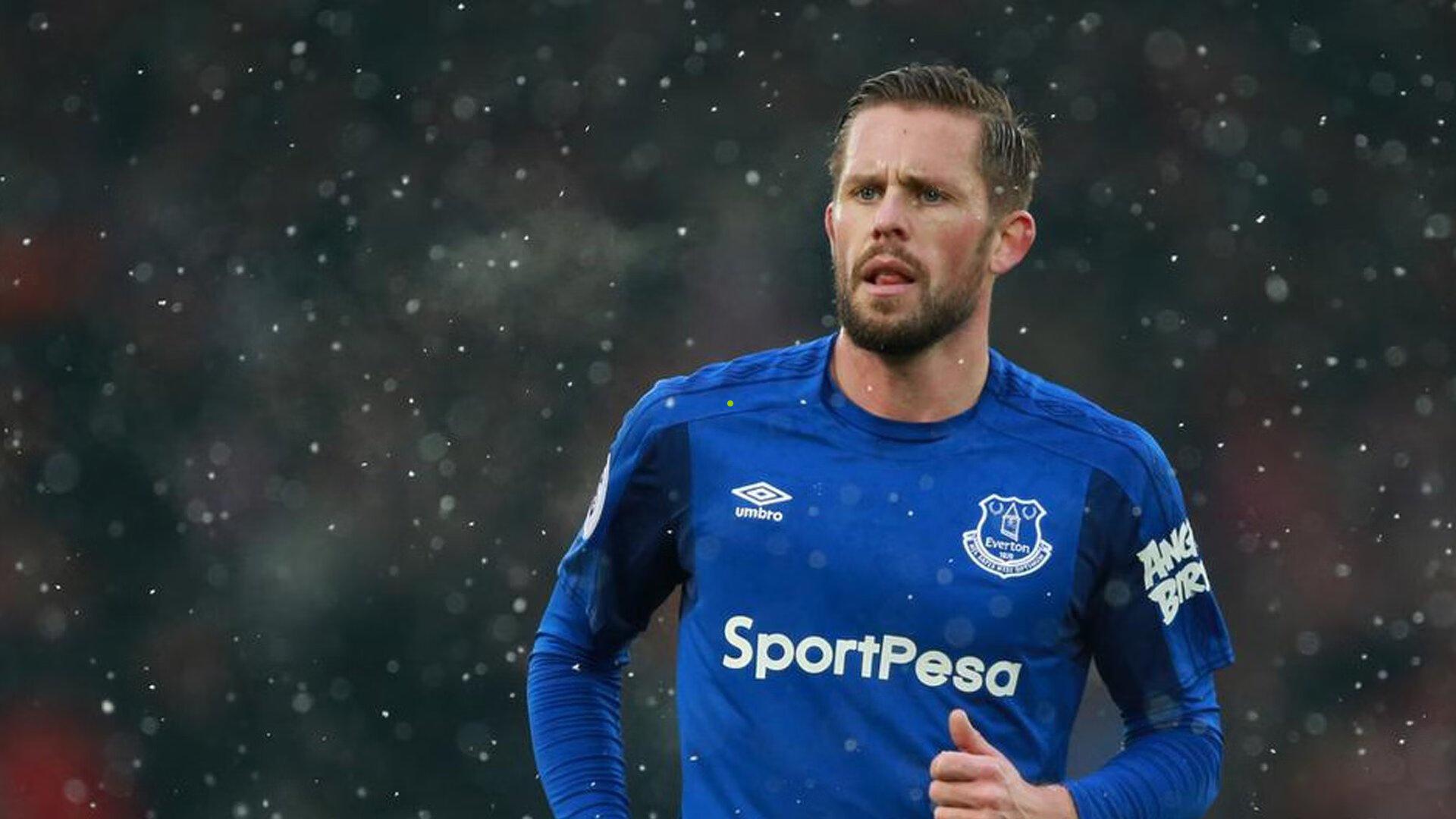 李毅亲临村超赛场助阵，随队出征并攻入精彩进球