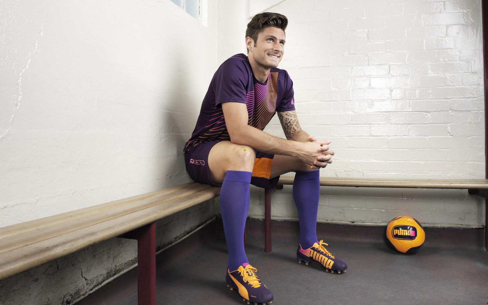 国足内部选秀大战激情对决，李金羽与陈洋战队1比1平分秋色